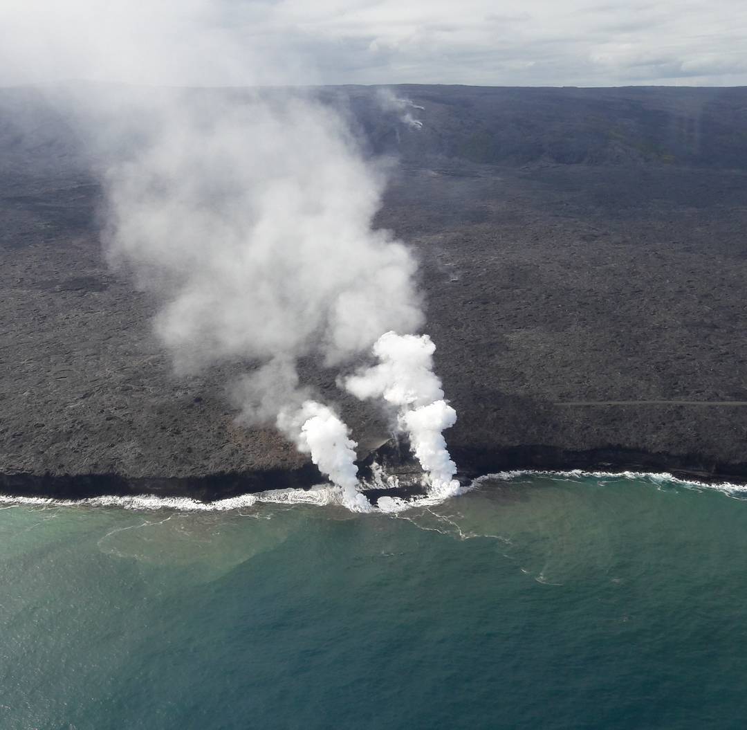 Hawaii Volcanoes National Park tour visitor photo